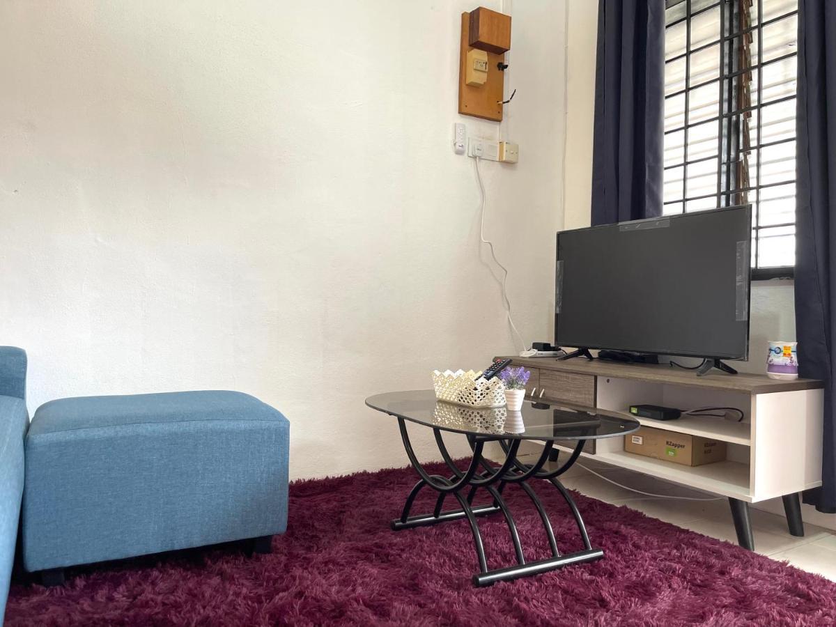 Entire Cozy Home 16 • 3 Bedroom @ Alma Букит Мертаджам Екстериор снимка