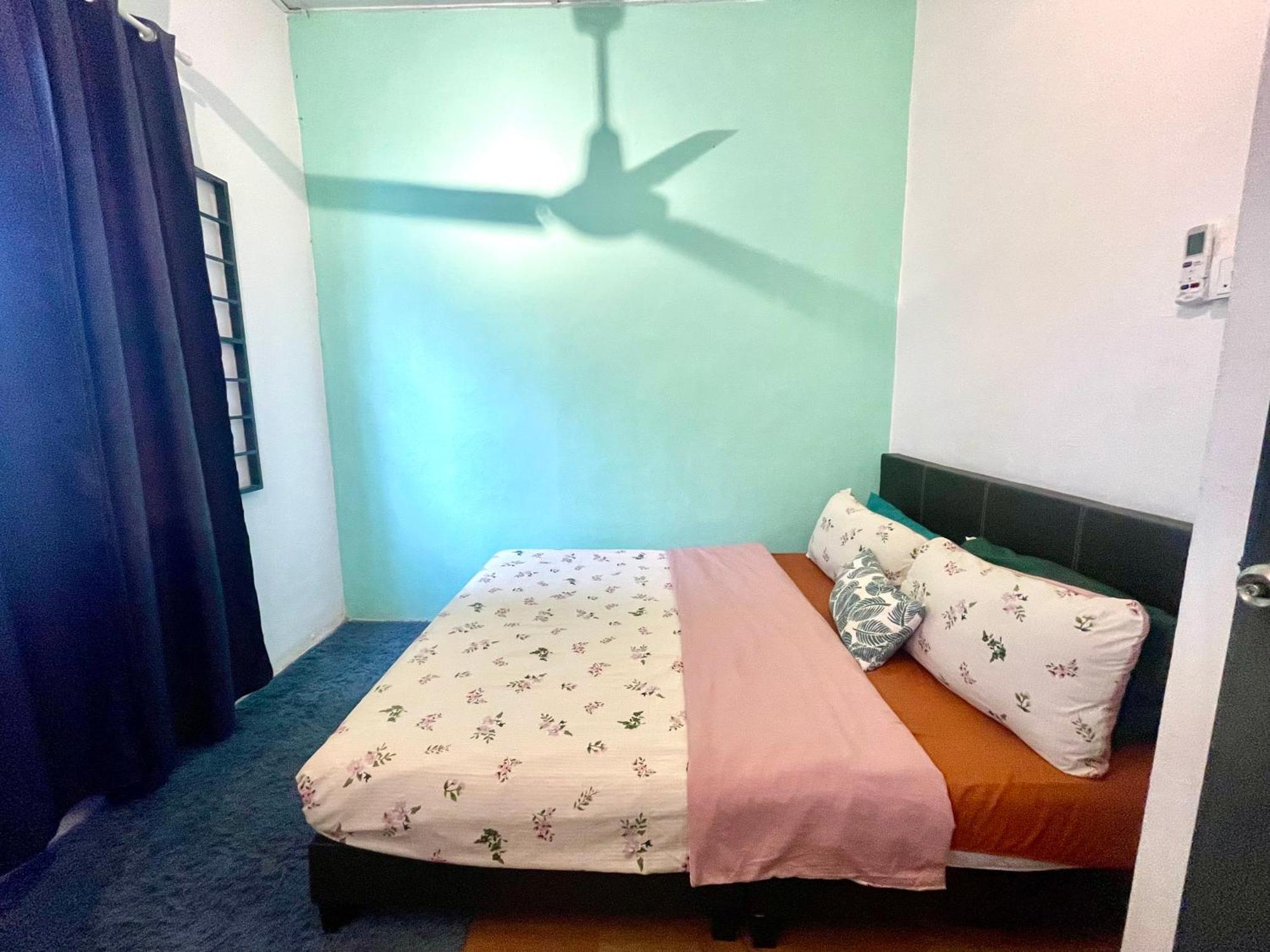 Entire Cozy Home 16 • 3 Bedroom @ Alma Букит Мертаджам Екстериор снимка