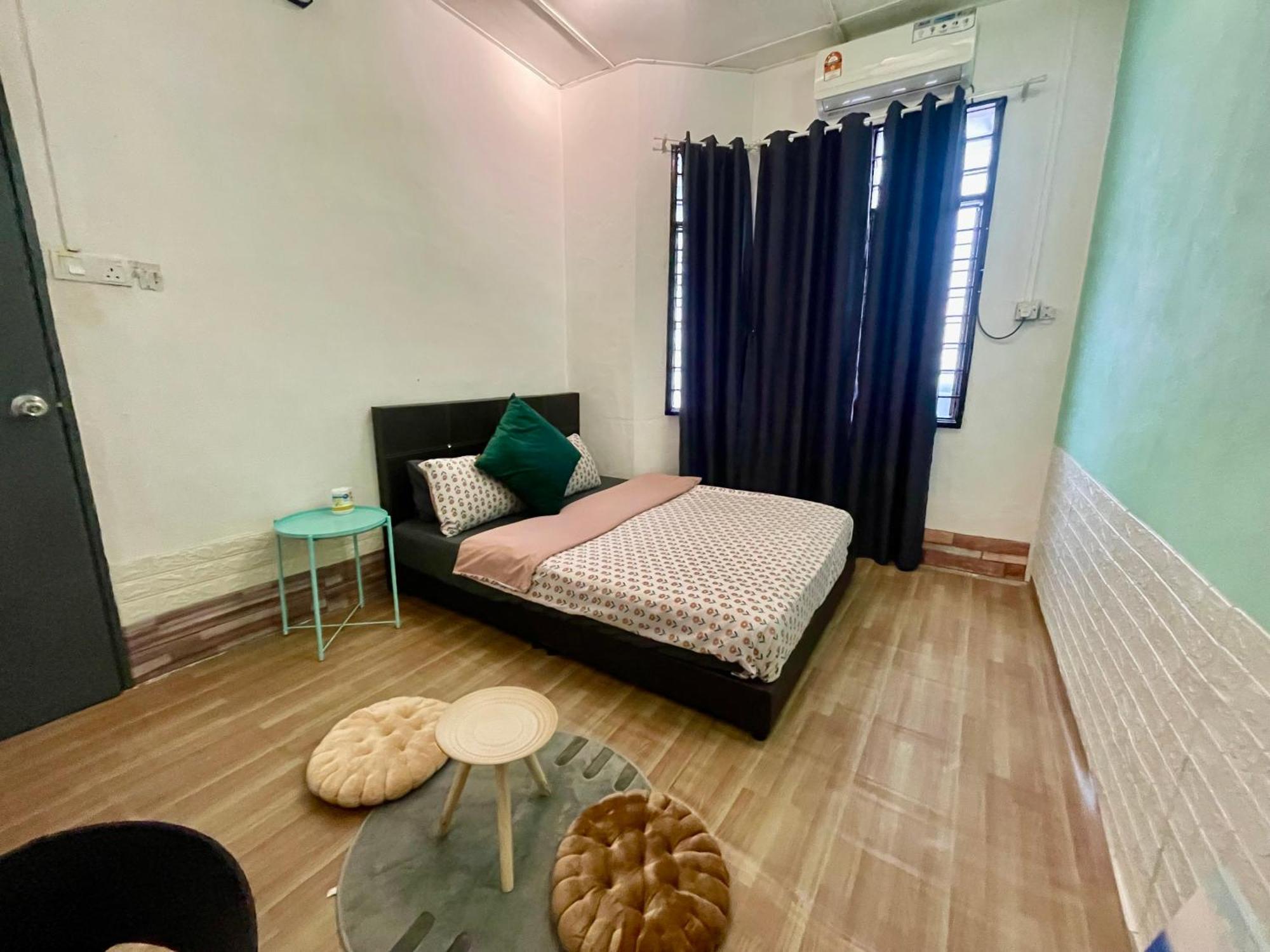 Entire Cozy Home 16 • 3 Bedroom @ Alma Букит Мертаджам Екстериор снимка
