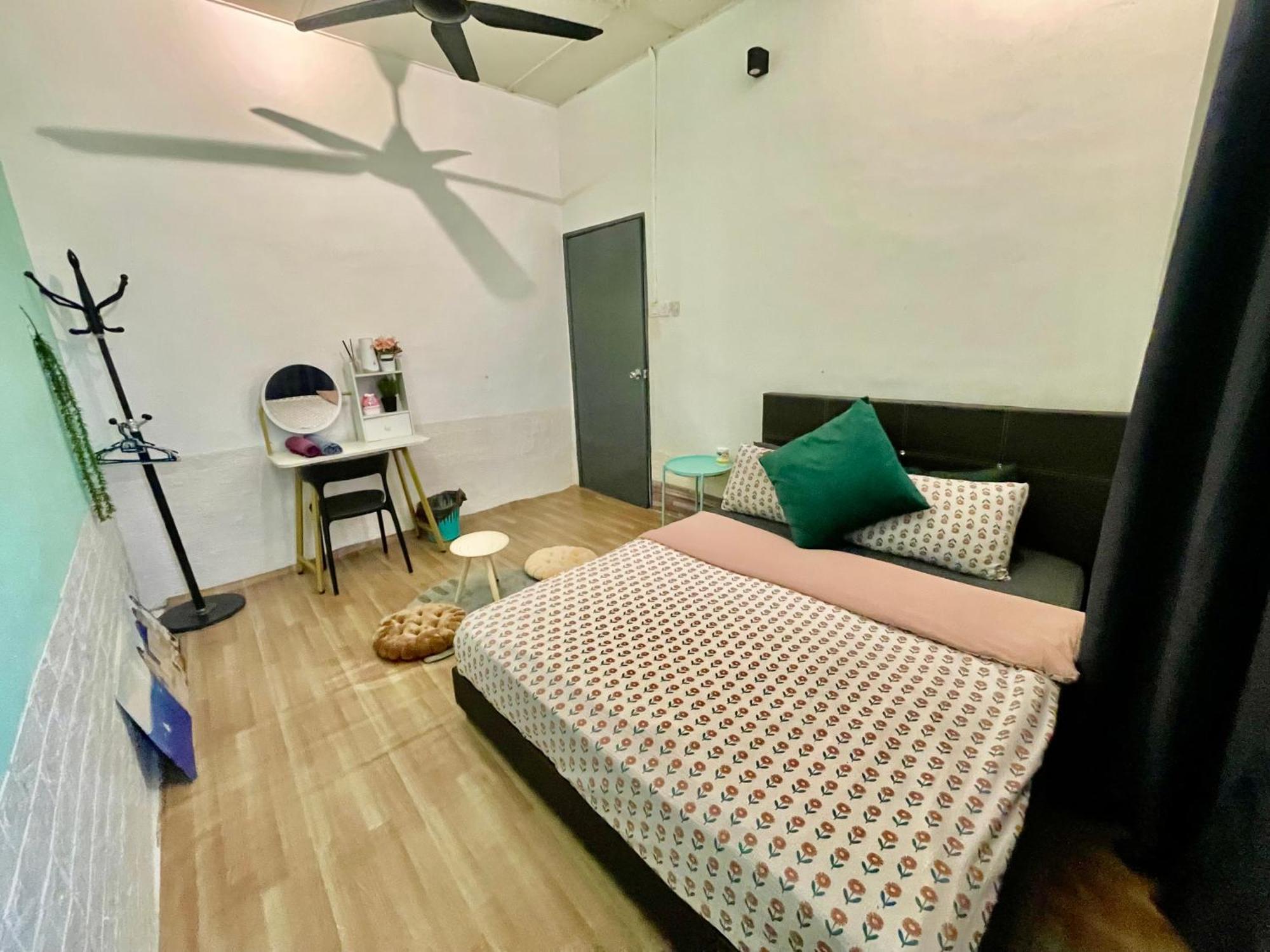 Entire Cozy Home 16 • 3 Bedroom @ Alma Букит Мертаджам Екстериор снимка